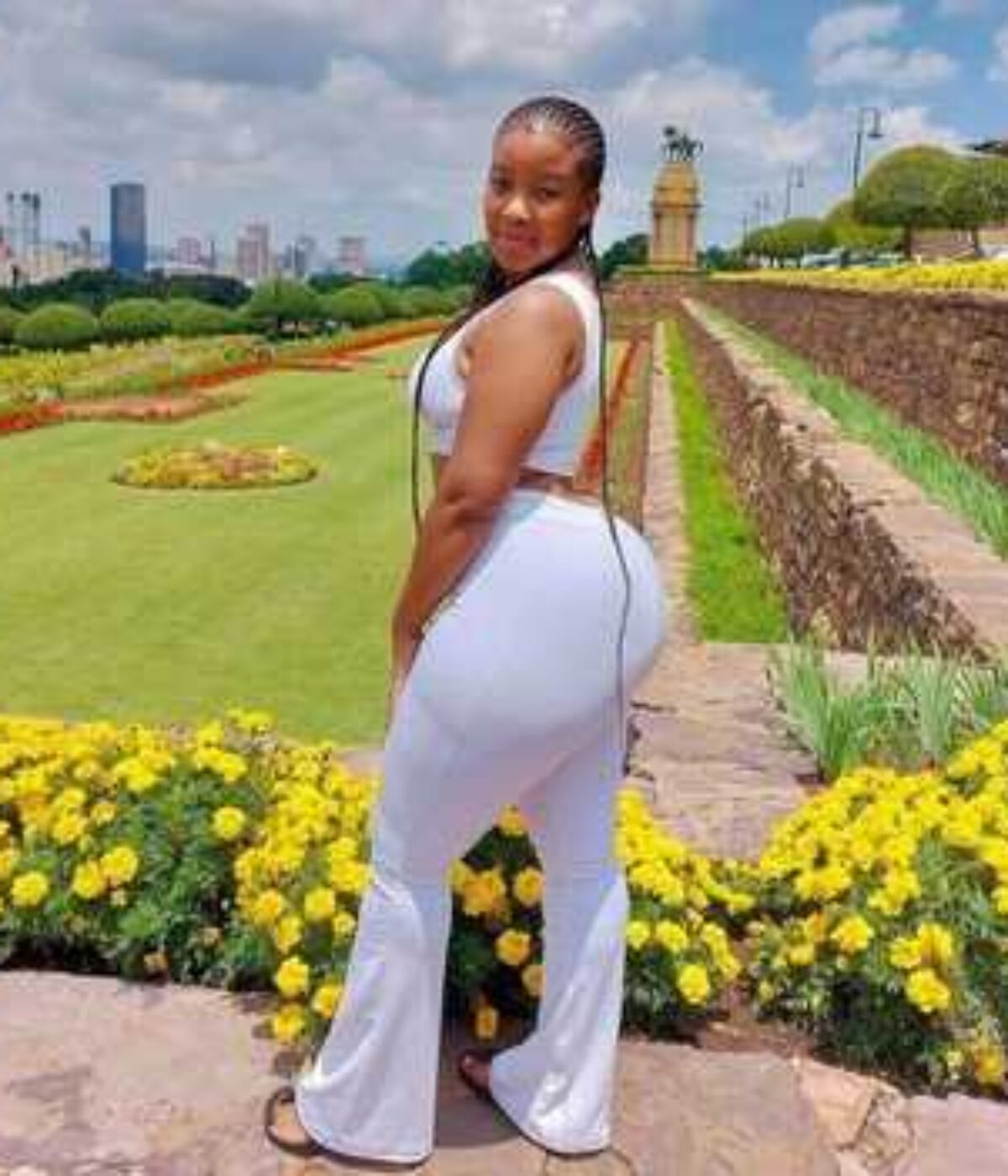 Single Woman in Nakuru Milimani Estate Seeking Mature Female Companion – Meet Norah